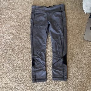 Gray and black lululemon cropped leggings